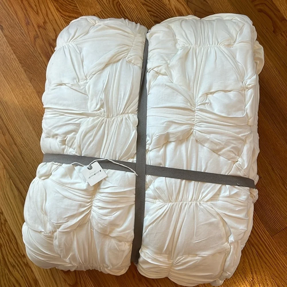 Anthropologie Constance Cotton Jersey Cloud  Quilt Size Cal King NWT
